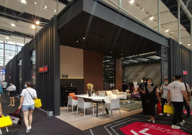 該如何設(shè)計(jì)搭建大型展臺(tái)？如何設(shè)計(jì)搭建一個(gè)小展臺(tái)？